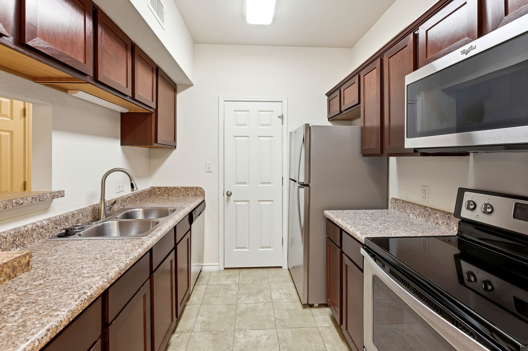 2 Bedroom 2 Bathroom Apartment - Image 4