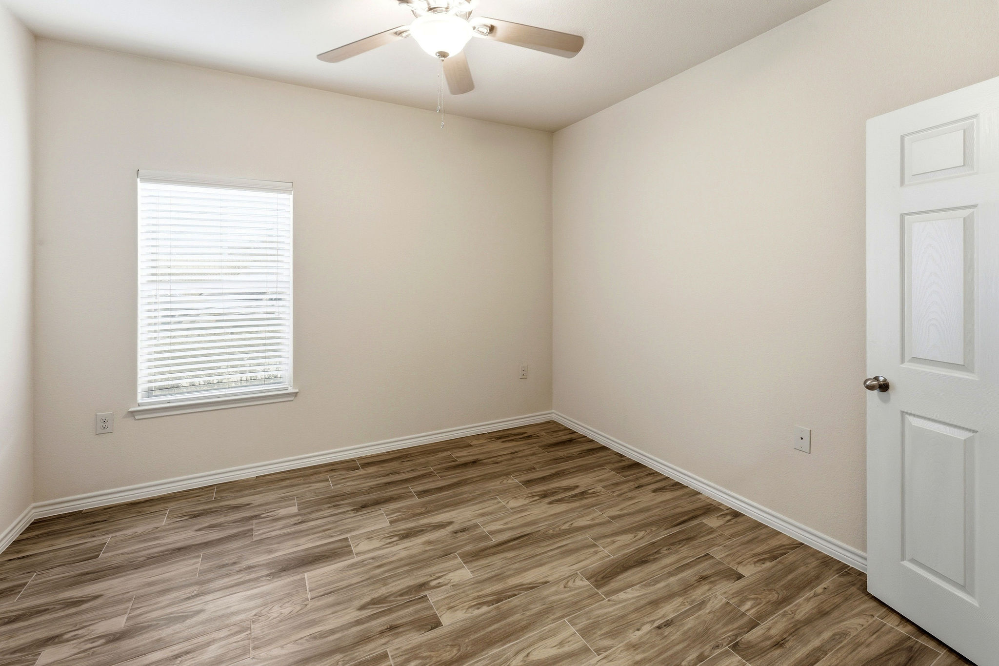 2 Bedroom 2 Bathroom Apartment - Image 9