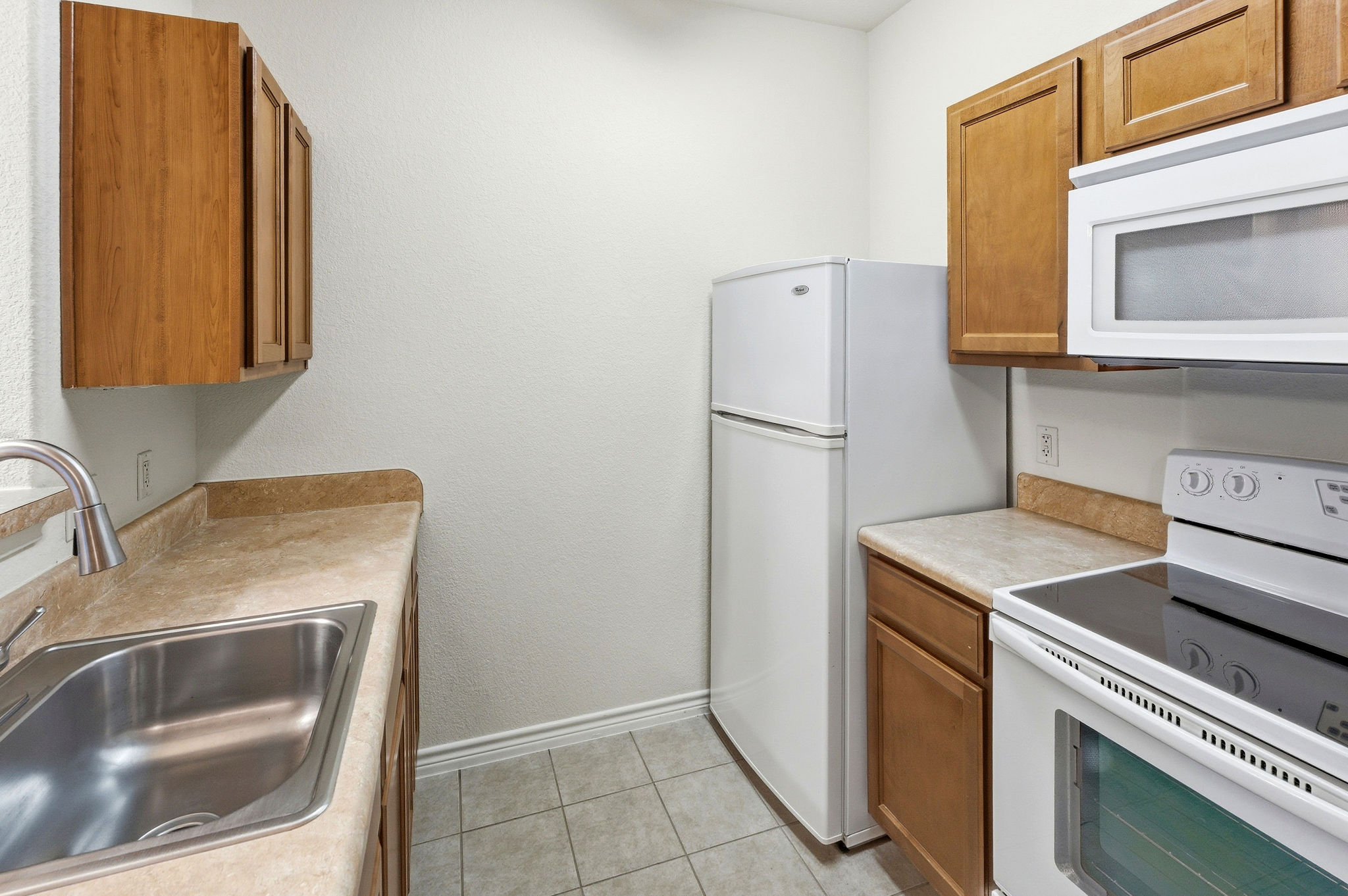 Studio Apartment - Image 4