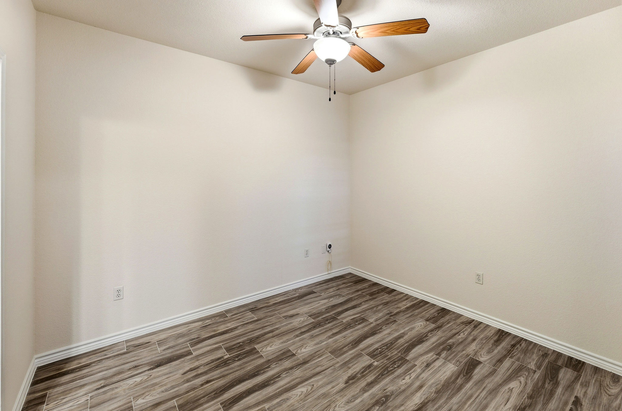 Studio Apartment - Image 7