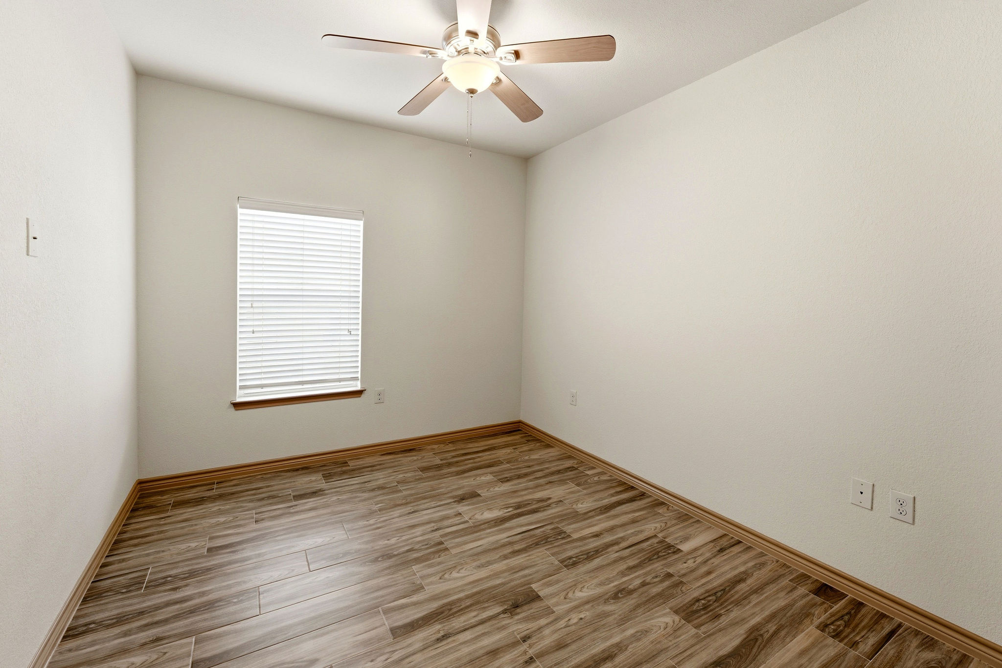 3 Bedroom Townhome with Large Media Room - Image 14