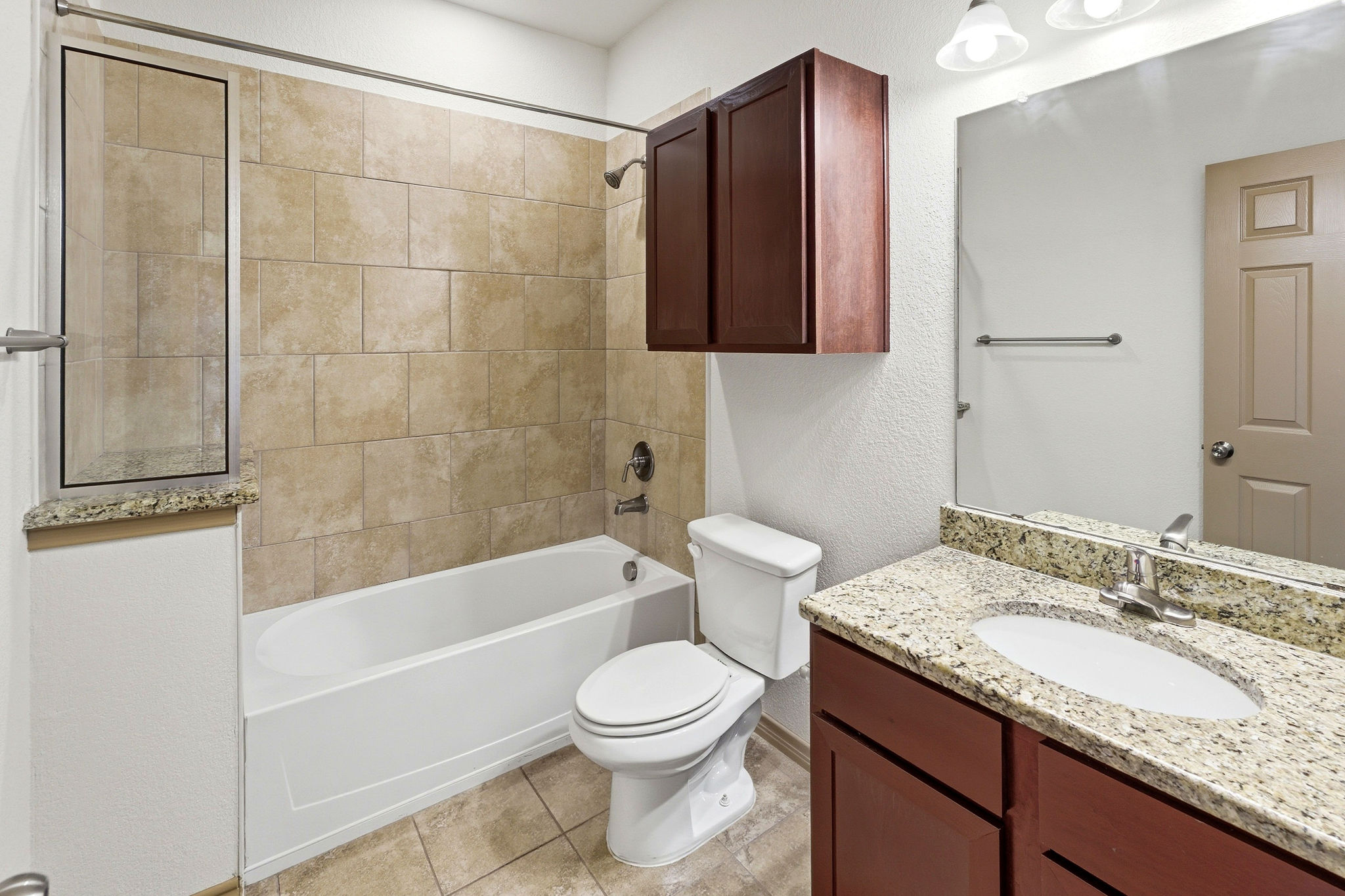 3 Bedroom Townhome with Large Media Room - Image 16