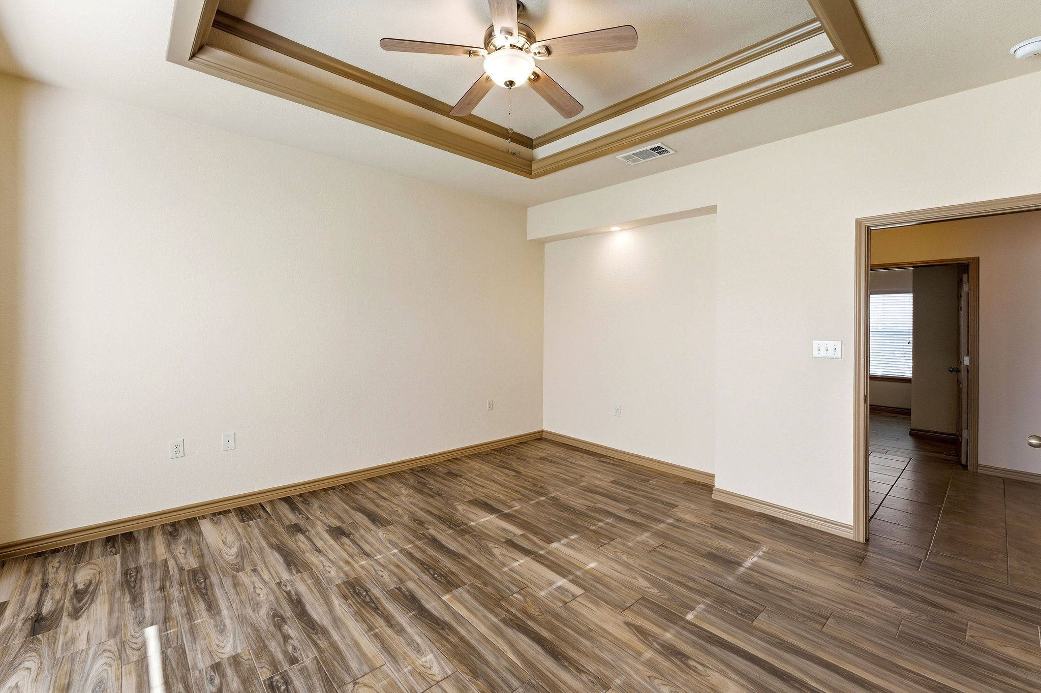 3 Bedroom Townhome with Large Media Room - Image 9